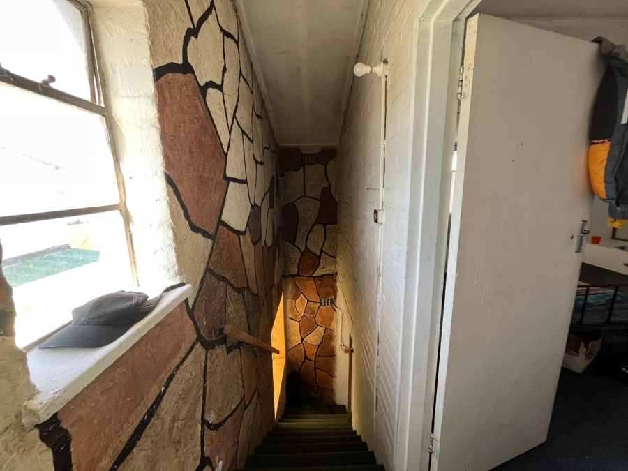 5 Bedroom Property for Sale in Grassy Park Western Cape